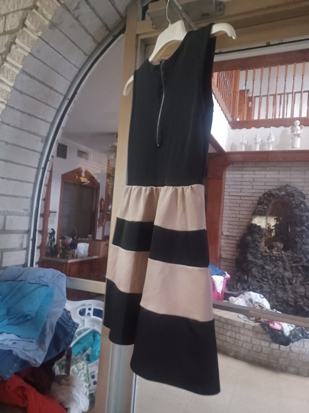 French Atmosphere Women's Sleeveless Dress S Black & Beige - Picture 3 of 5